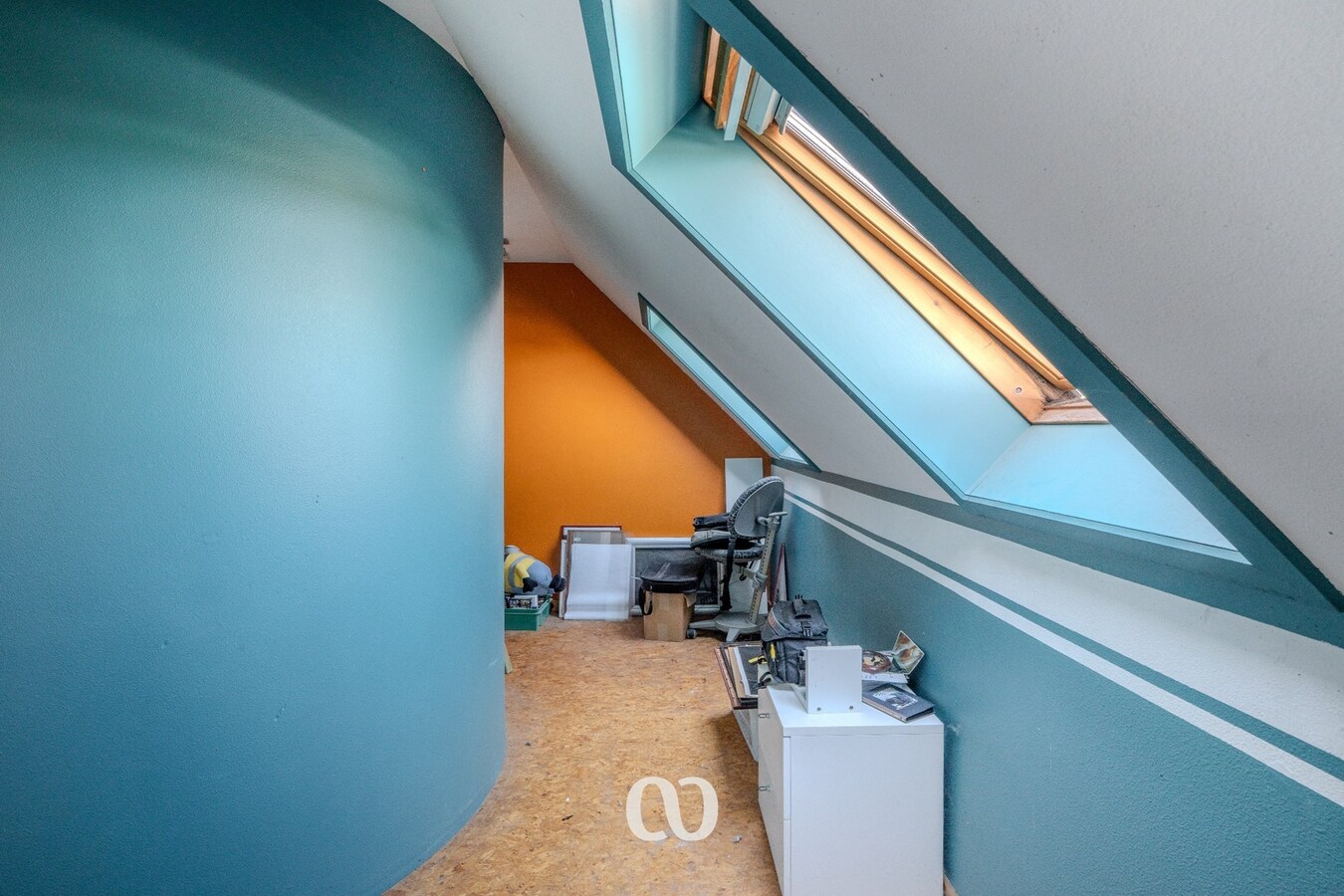 Handelspand met woonst en mogelijkheden in centrum Gavere 