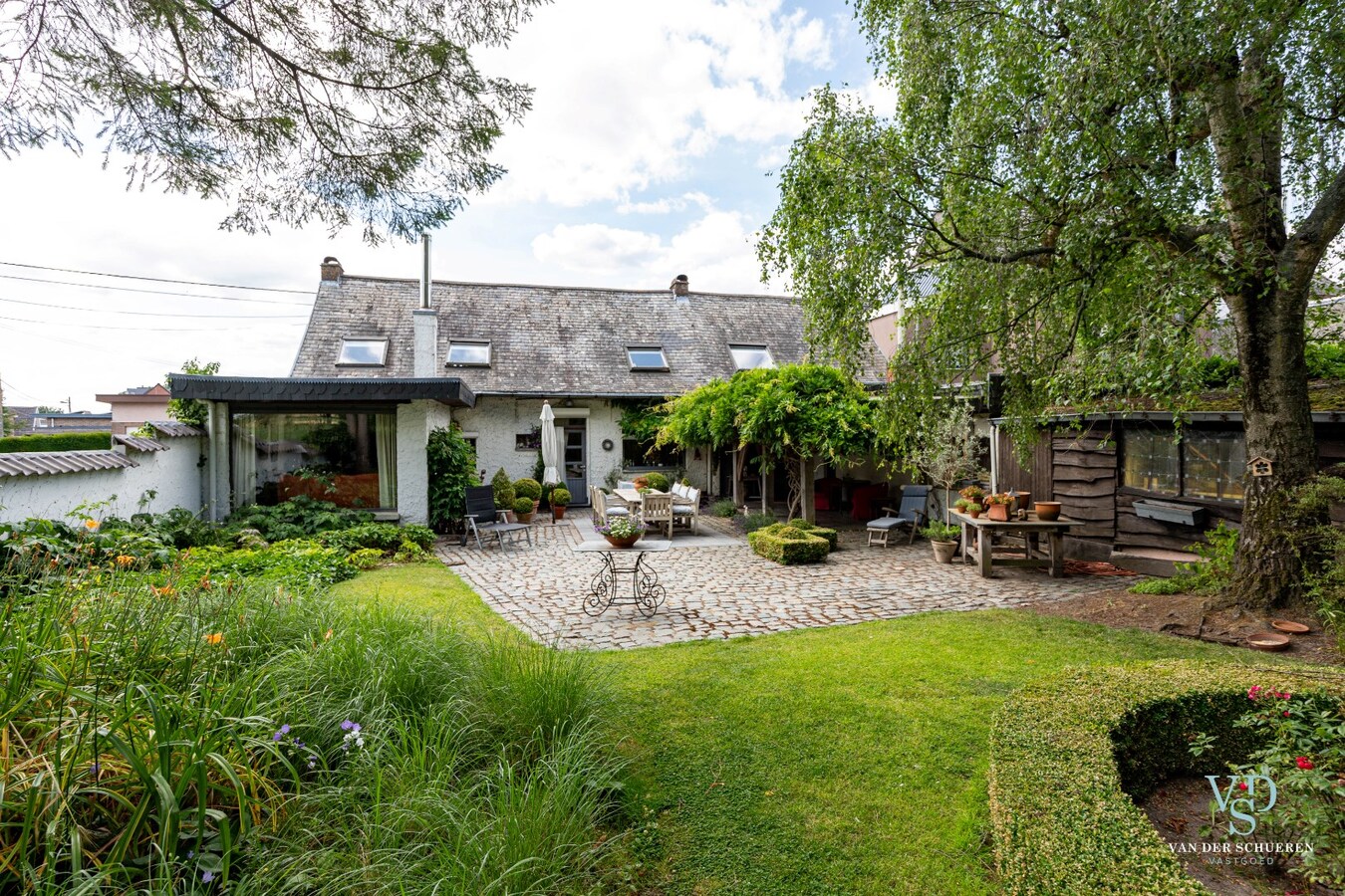 Charmante woning nabij centrum Gavere (op ca. 1255 m²) 