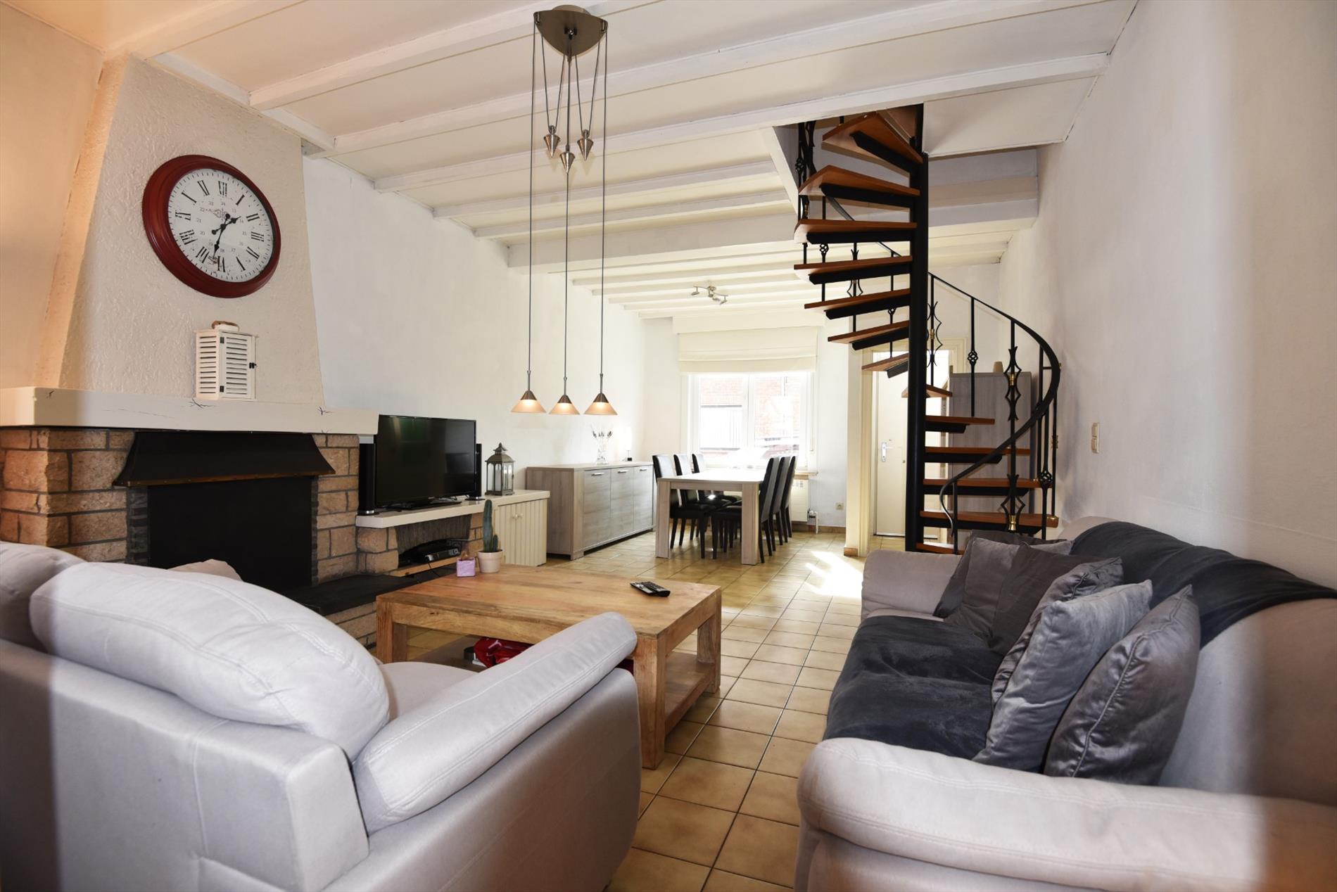 Gezinswoning met 2 slpks (mogelijkheid 3), garage en tuin nabij centrum Maldegem 