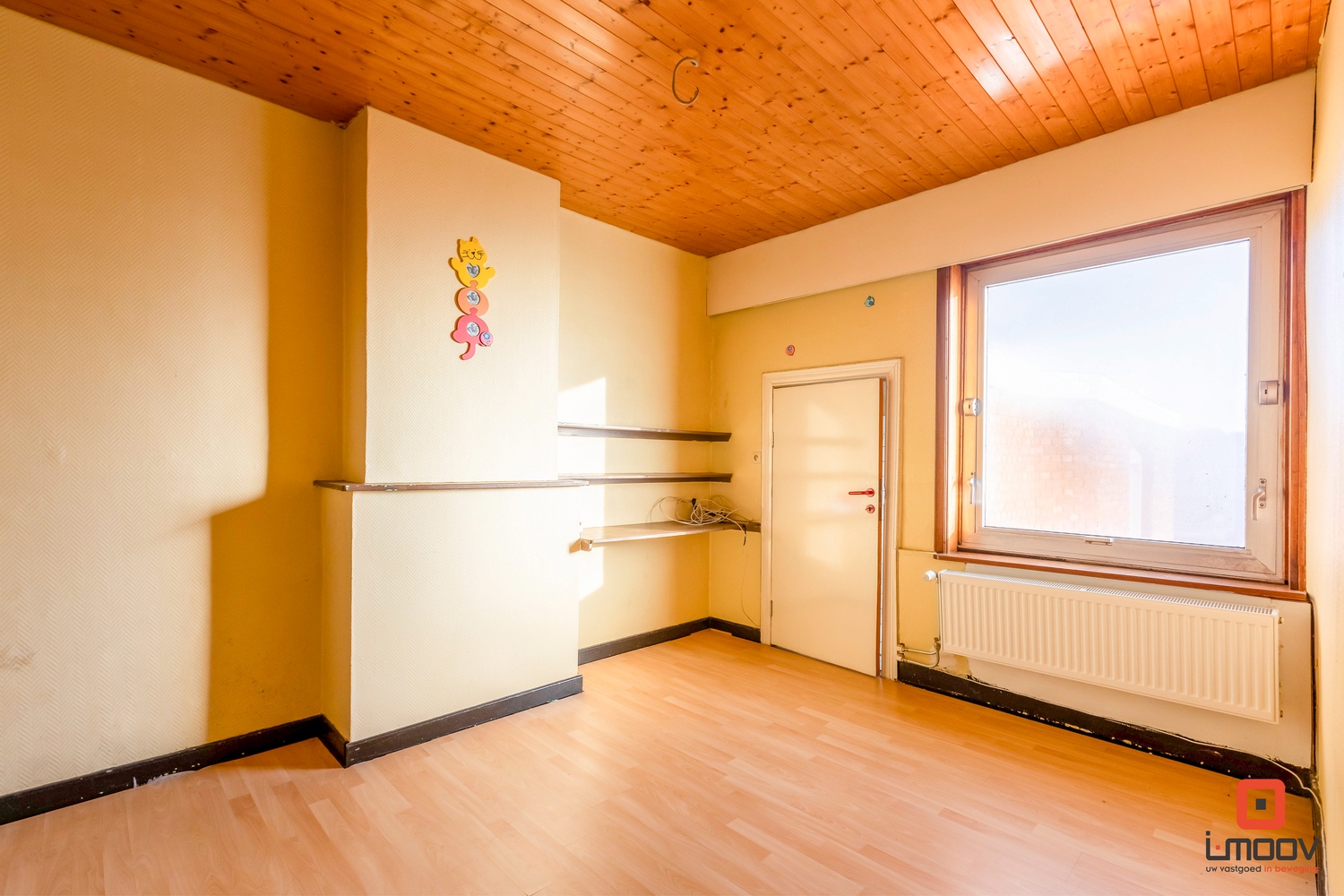 Op te knappen 5 slaapkamerwoning (203m²) 