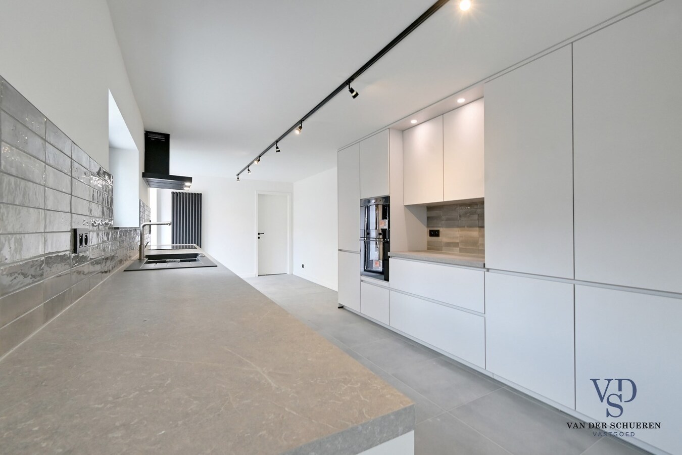 Volledig vernieuwde Half Open. 