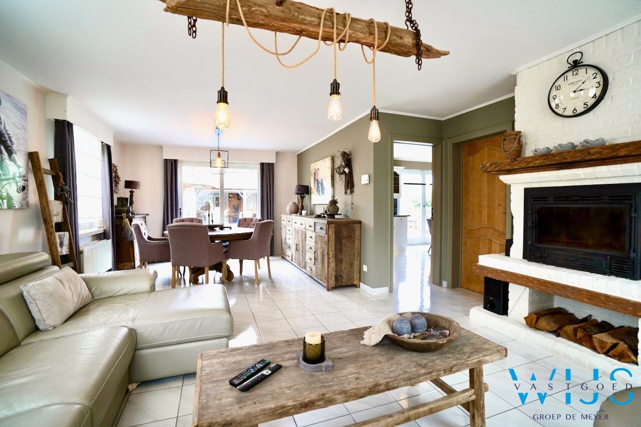 Woonhuis met prachtig zwembad te ERTVELDE ! 