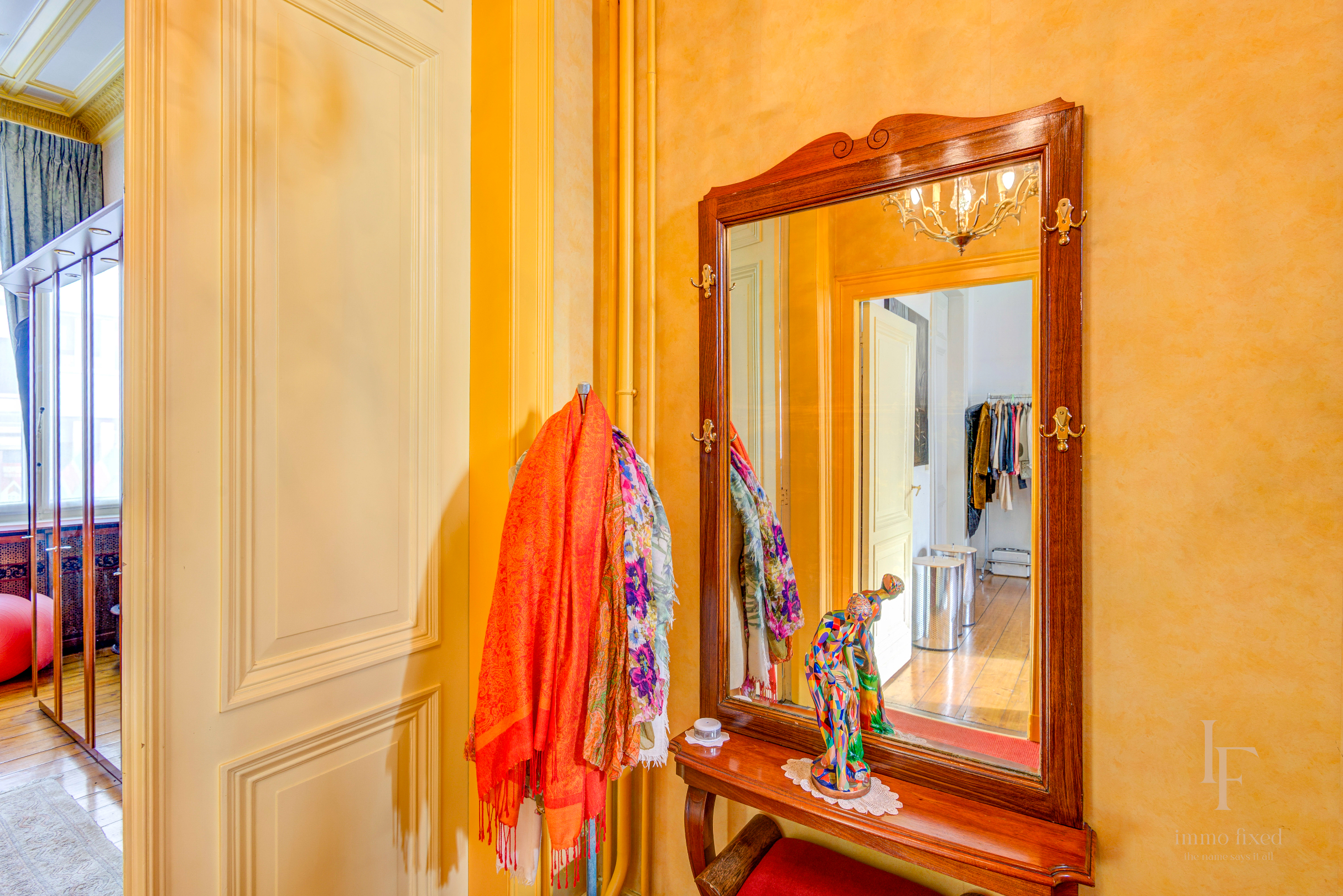 Een uitzonderlijk herenhuis met zes slaapkamers en een zuidgerichte stadstuin in hartje Antwerpen. 