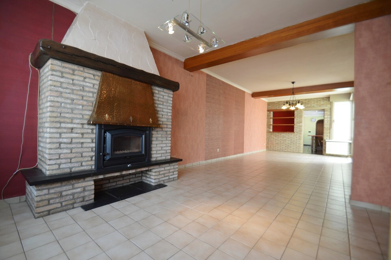 Zeer ruime gezinswoning met terras en garage - Heist 