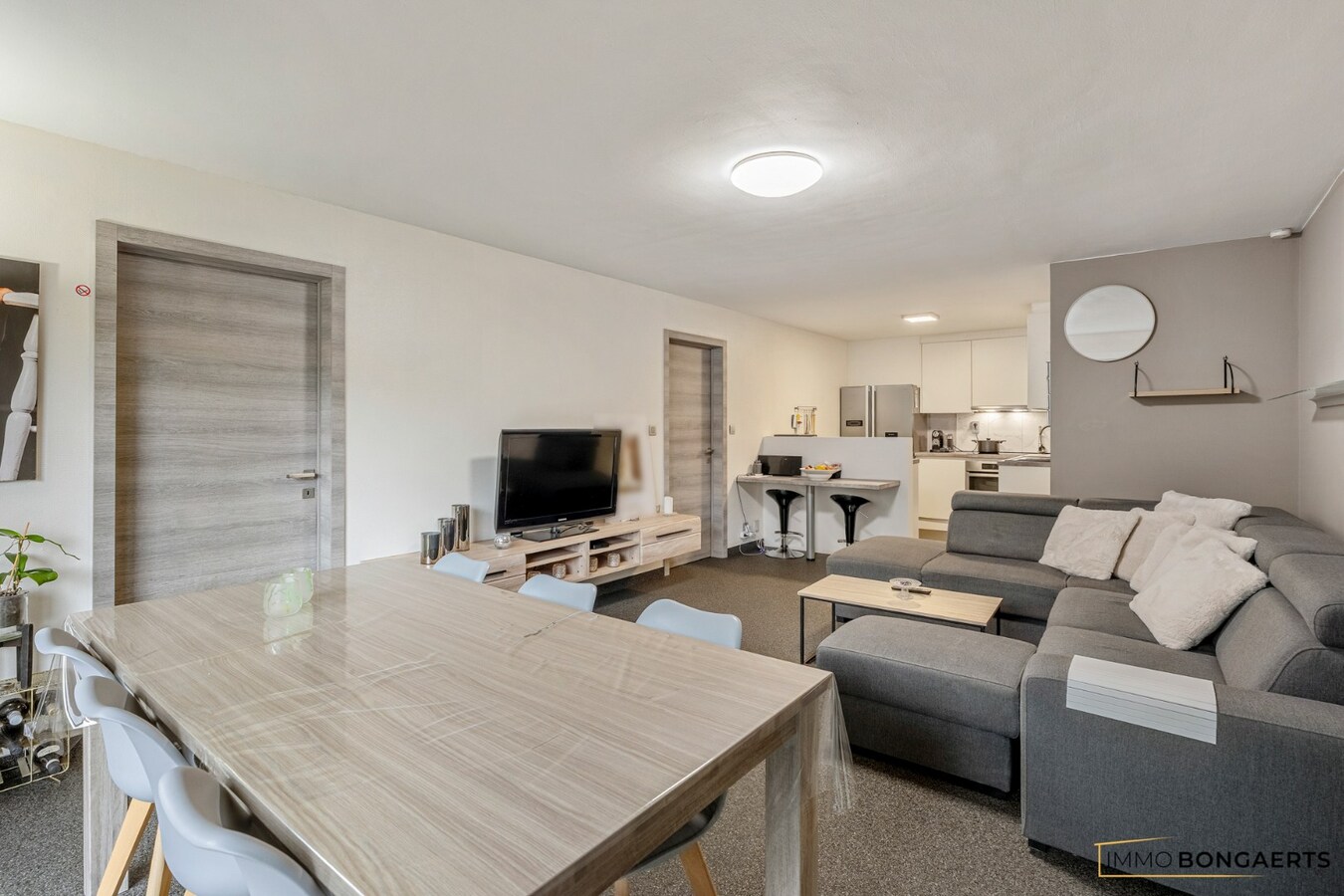 Gemeubeld appartement met 2 slaapkamers 