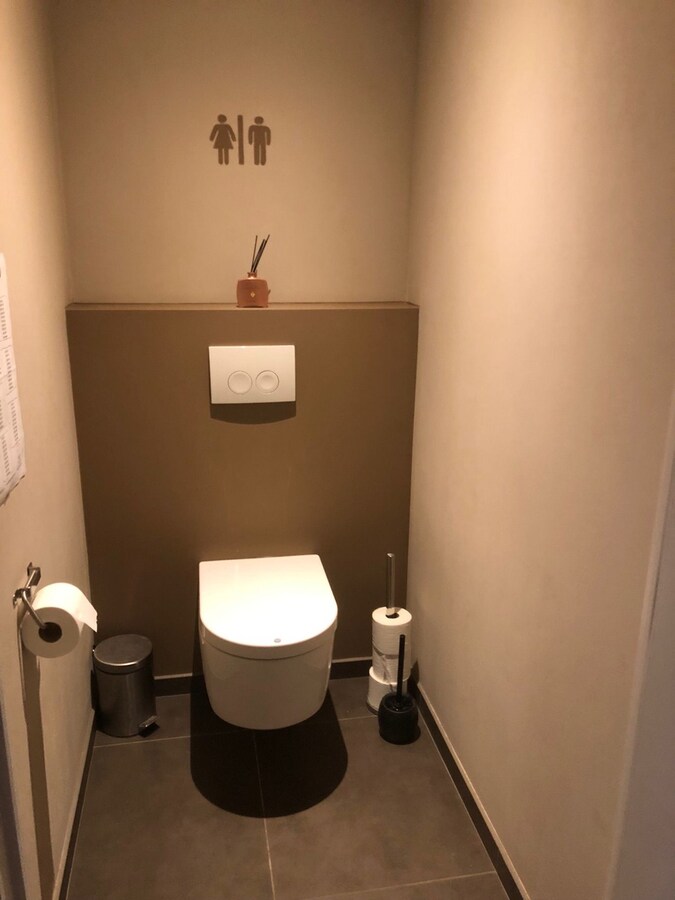 Alleenstaande woning met 5 slaapkamers en diepe tuin te Zarren 