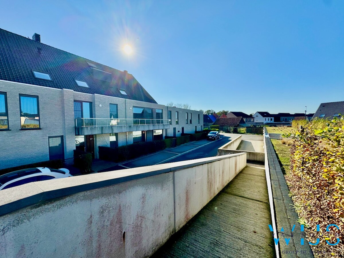 Instapklaar &amp; energiezuinig appartement te centrum Ertvelde ! 