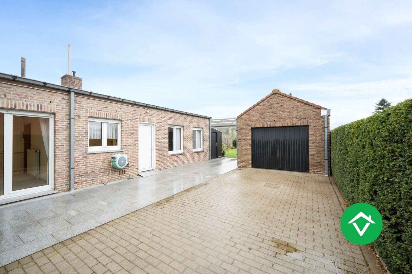 Instapklare woning met 4 slaapkamers en garage te Ichtegem 