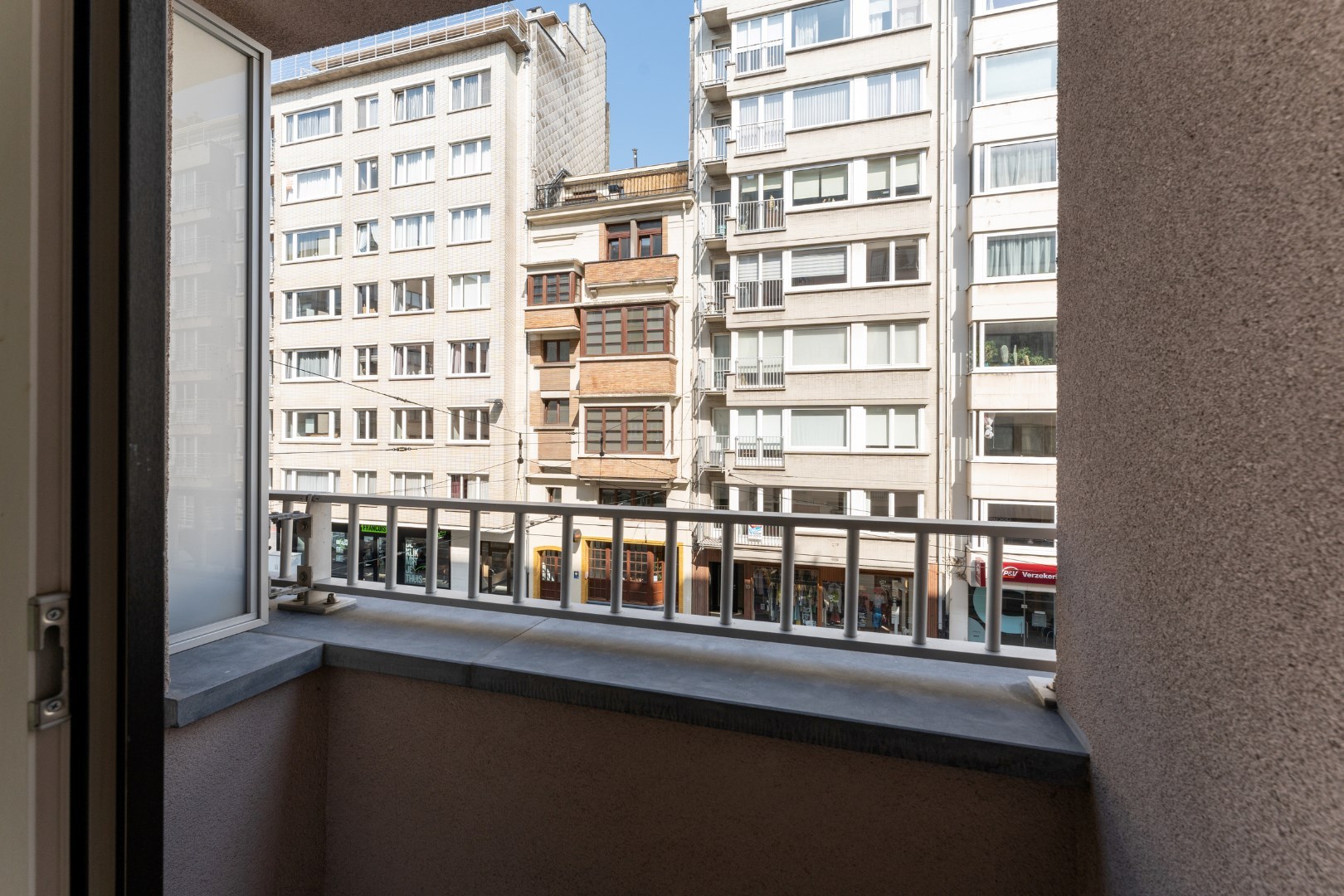 APPARTEMENT DE VACANCES RENOVE DANS LE CENTRE-VILLE D'OSTENDE (LOCATION VACANCES) - à partir de 649 Euros par semaine 
