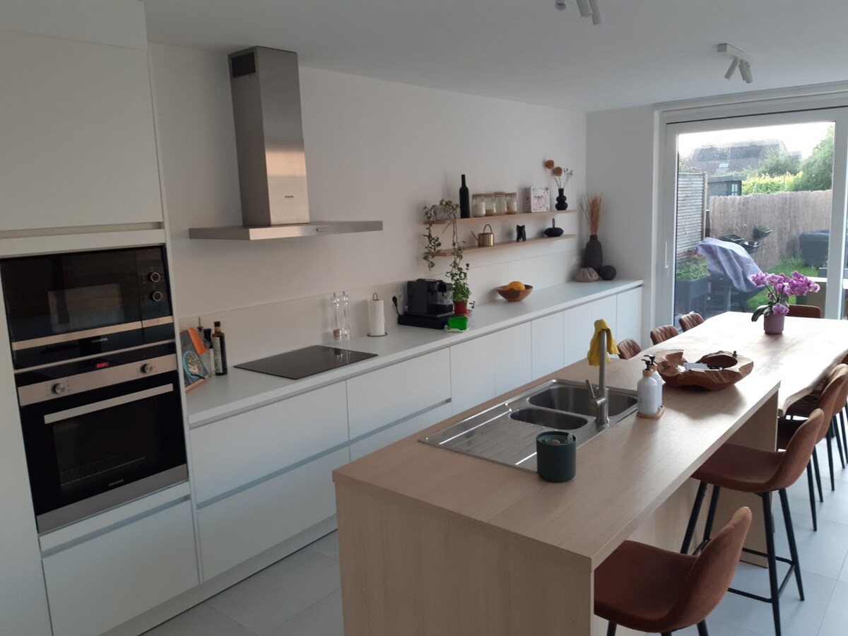 Lichtrijke, eigentijdse  Half Open Bebouwing. 