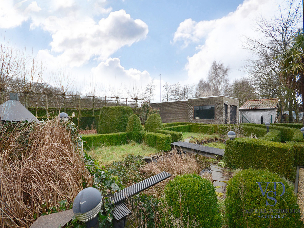 Tijdloze villa in residentiële wijk te Nazareth. 
