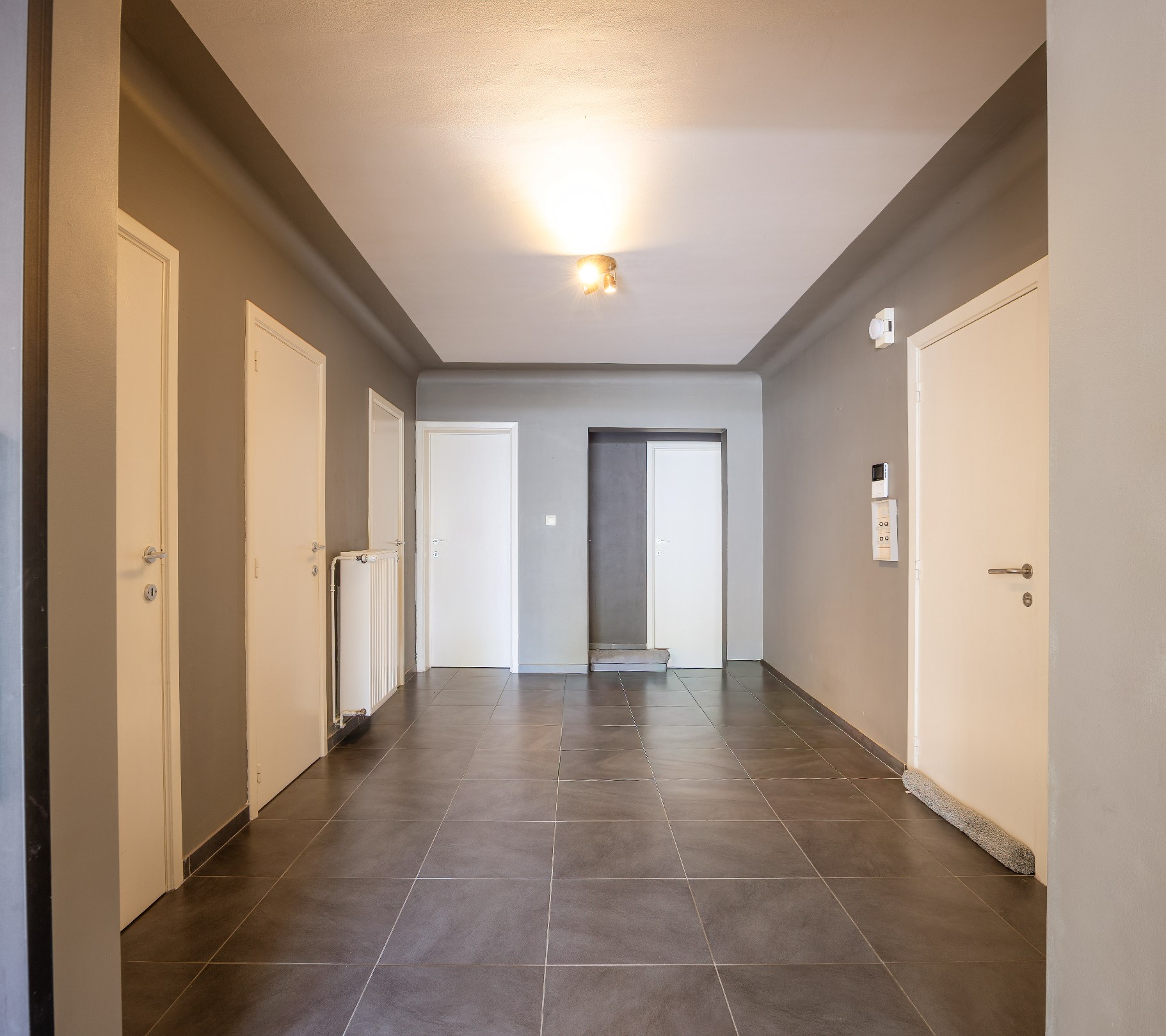 Ruim appartement met 3 slaapkamers gelegen op het Maurice Lippensplein te Knokke-Heist. 