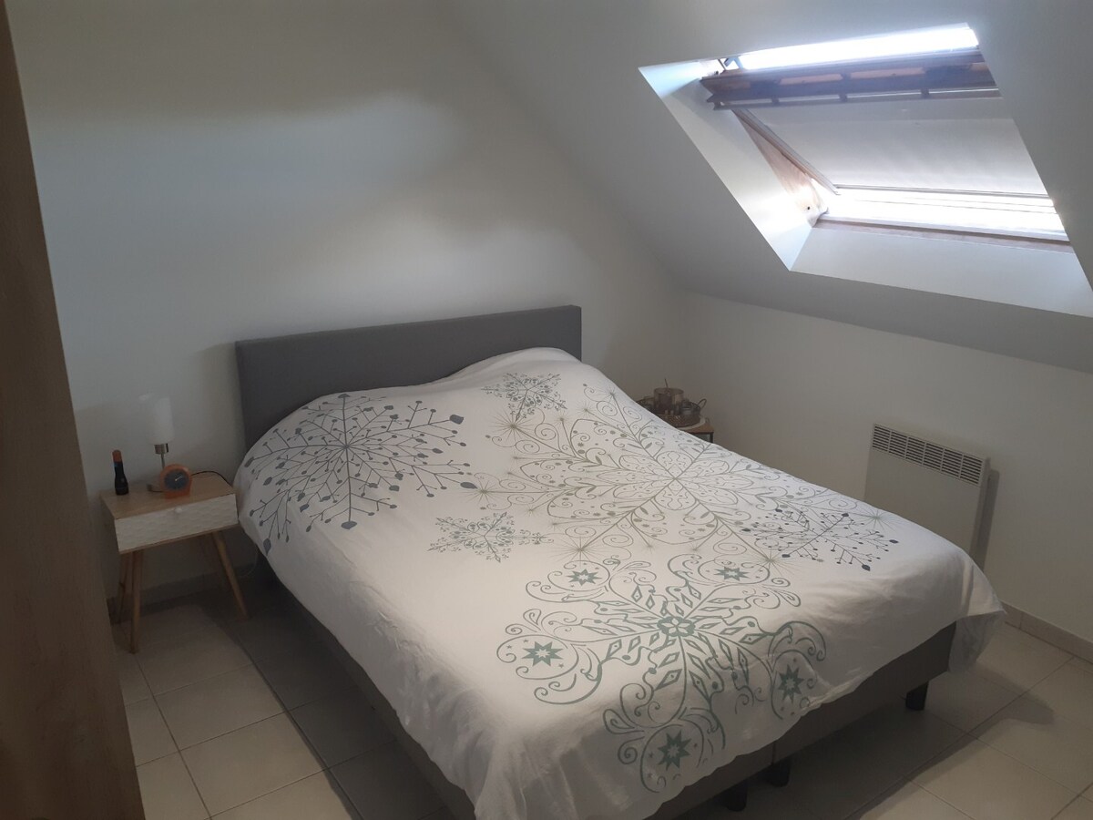Ruim duplex 2 slpk-appartement in centrum Gavere. 
