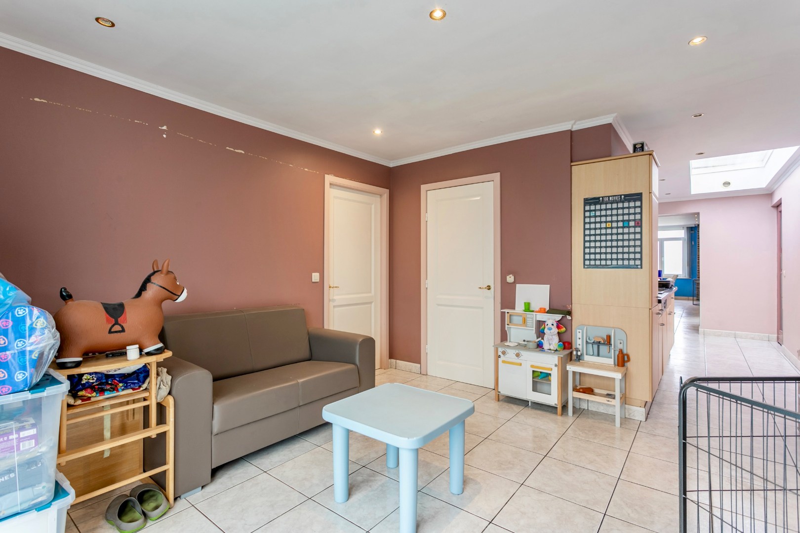 Ruime, te renoveren woning met 3 slpk en garage 