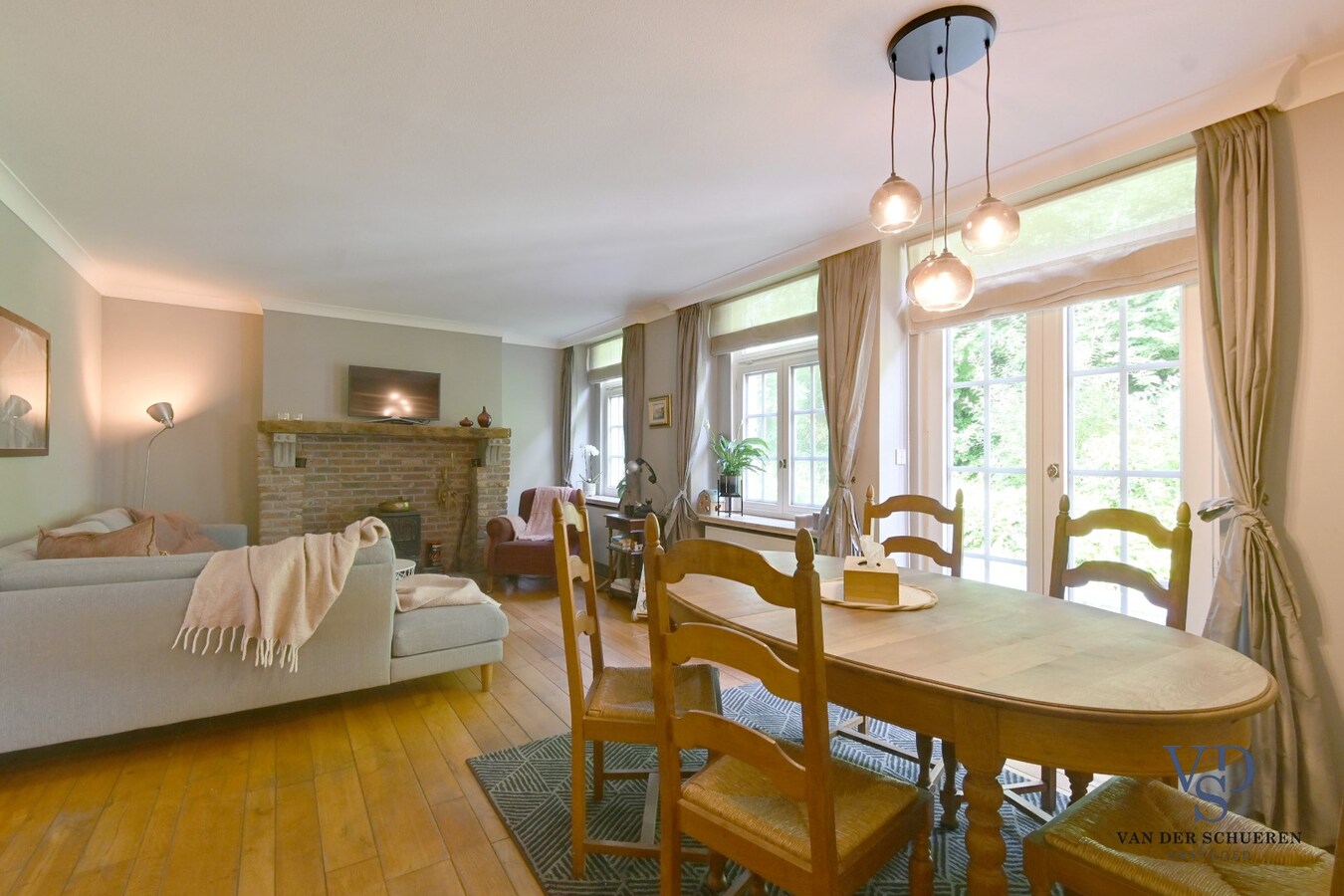 Exceptioneel woning in 't groen. 
