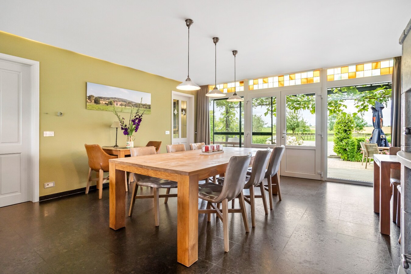 Unieke vierkantshoeve op toplocatie in Heuvelland te koop! 