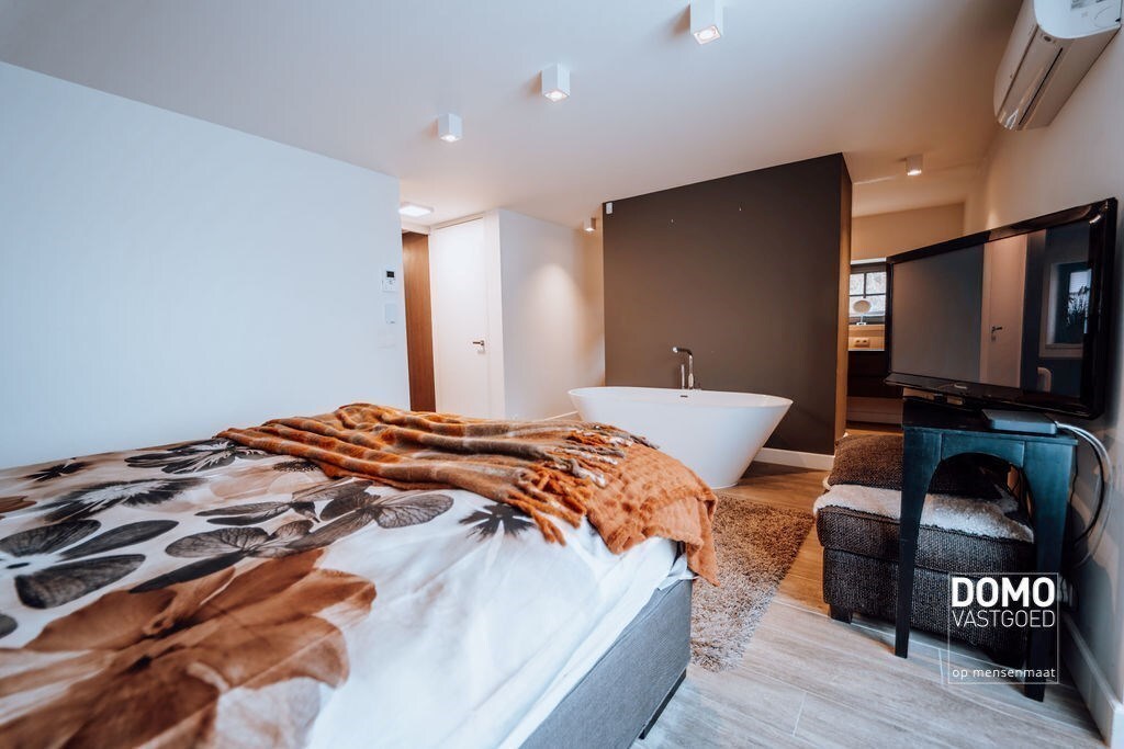 Exclusieve villa, zeer rustig gelegen, aan de groene bossen van Bolderberg. 