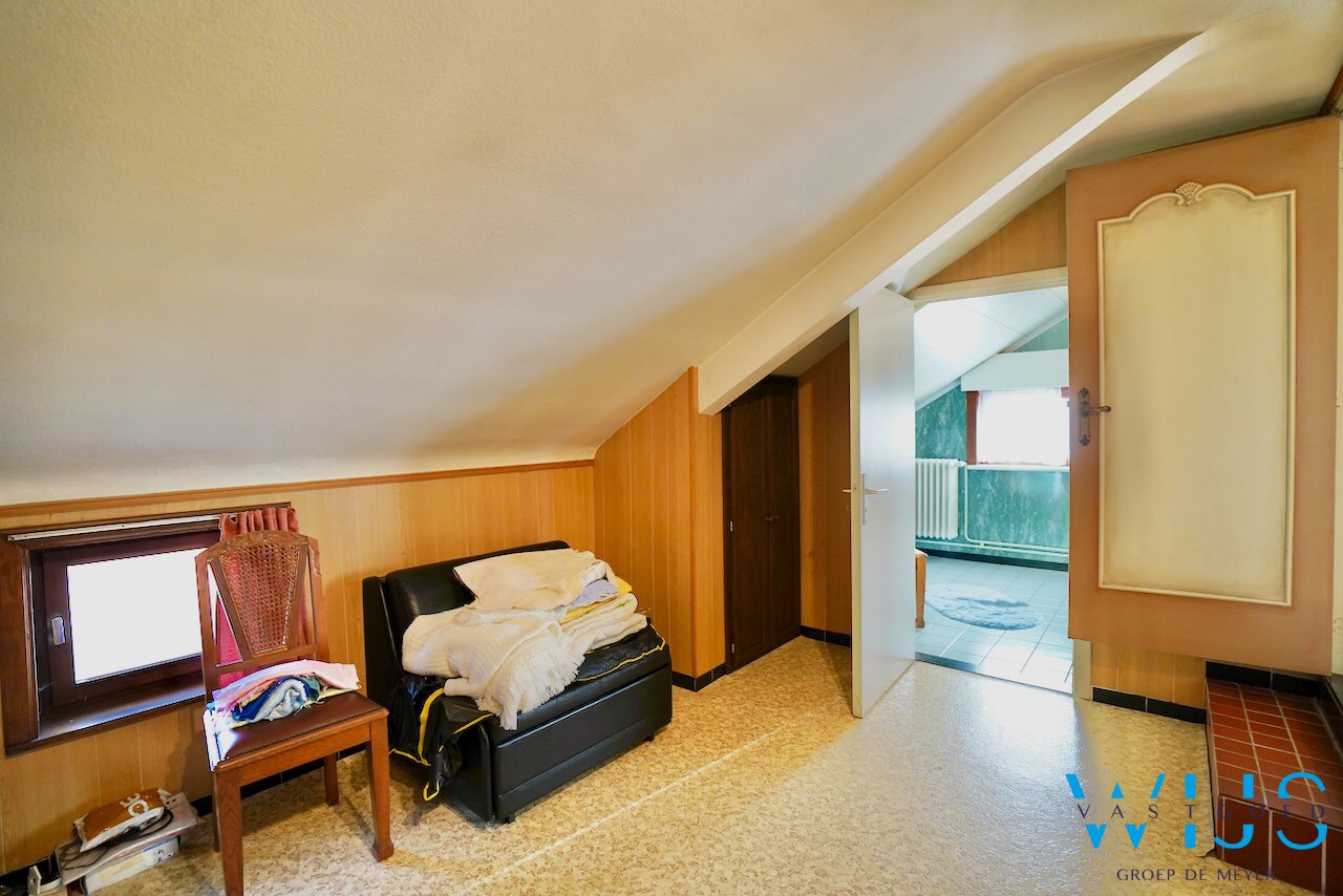 Stevige gezinswoning met bijgebouw te Ertvelde ! 