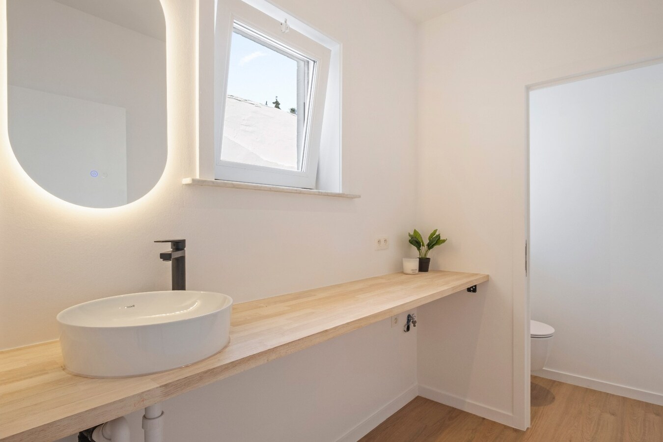 Instapklare ruime woning met tuin nabij de Leie ! *** NONO INSPIRED *** 