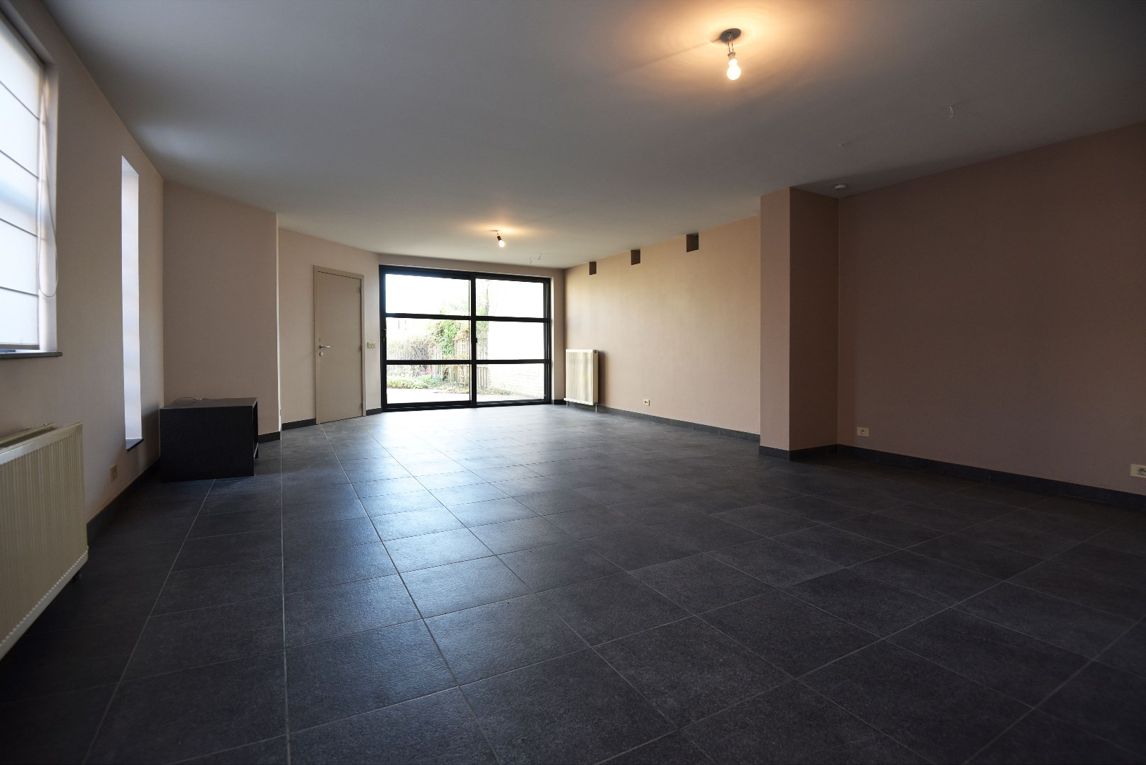 Woning met 4 slpks, terras en garage nabij centrum Maldegem 