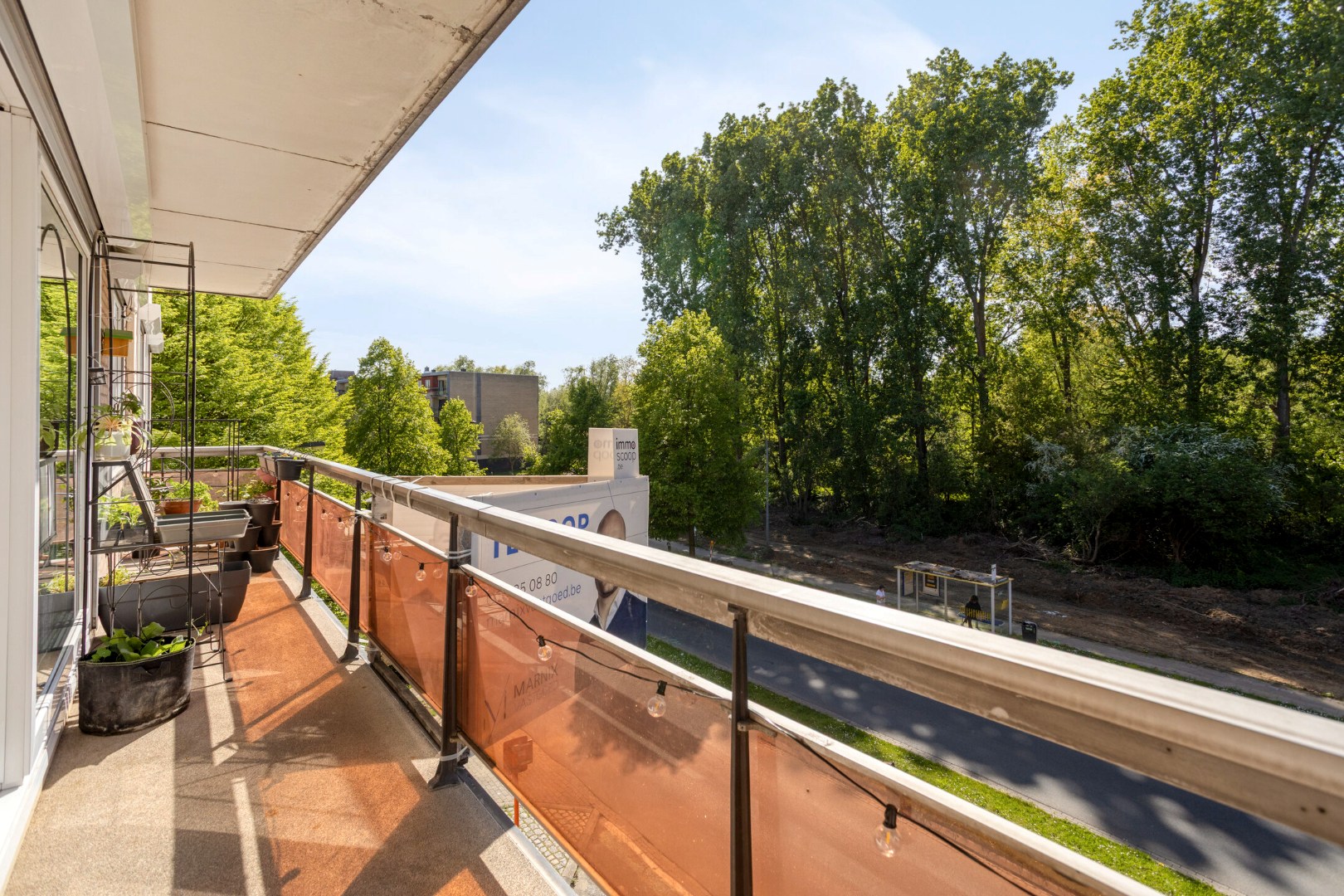 Gunstig gelegen gerenoveerd appartement met 2 ruime slaapkamers en groot terras vlakbij Leuven - EPC 186 kWh/m² - bewoonbare oppervlakte 104 m² 