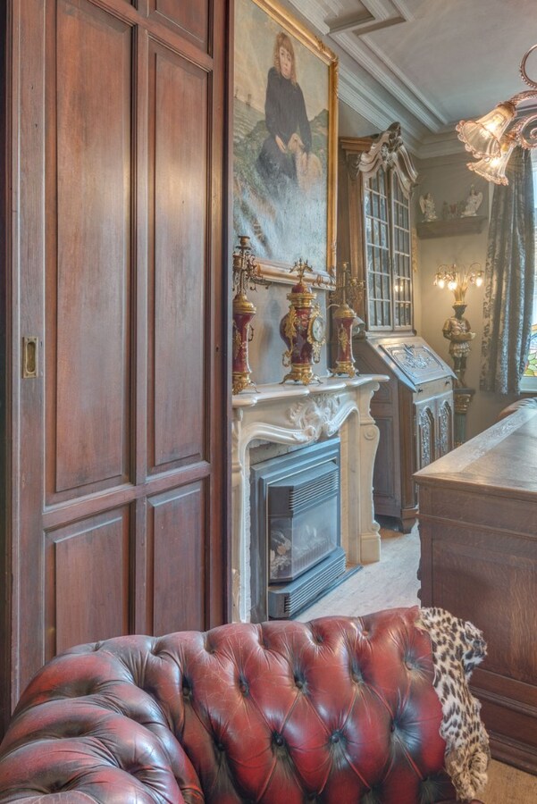 Karaktervolle herenwoning in Belle-Epoquestijl vlakbij zee en strand te Heist. 