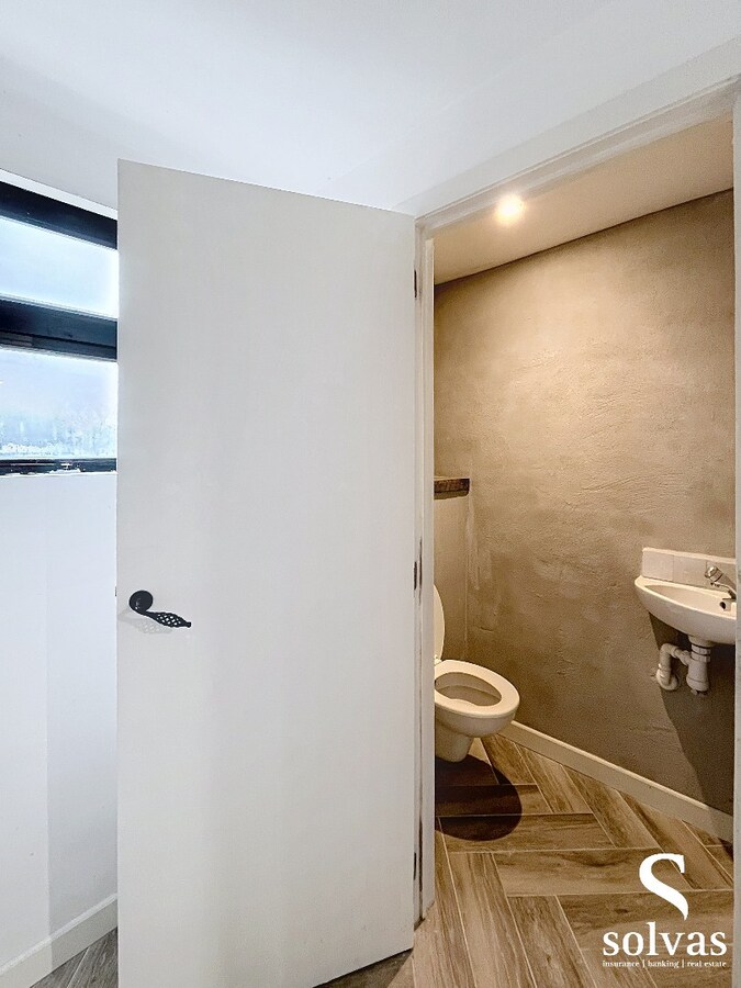 Top gerenoveerde woning met 3 slaapkamers, ruime tuin in prachtige natuur te Aalter EN uiterst energiezuinig. 