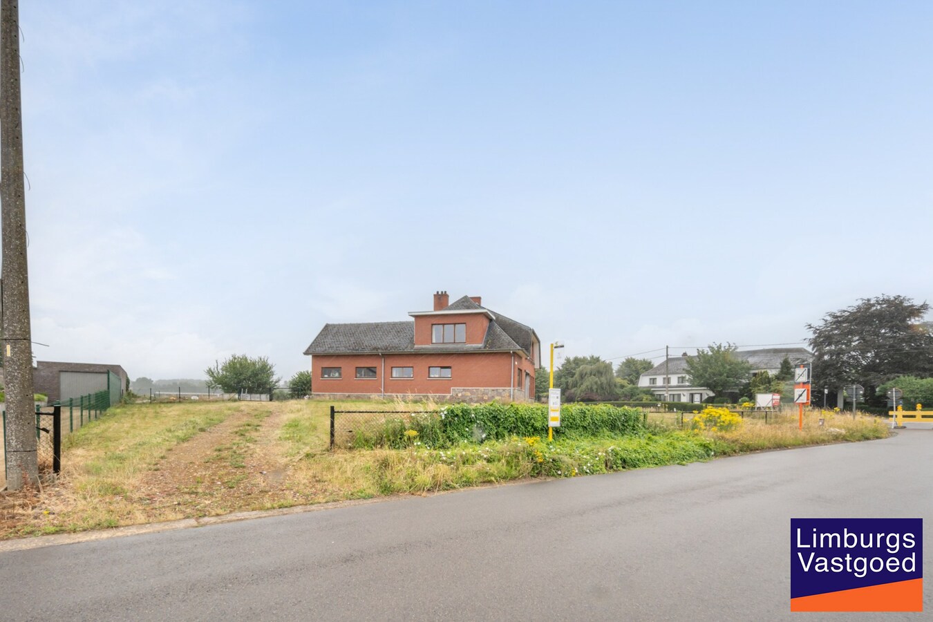 Ruime gezinswoning met 4 slaapkamers, garage, op 18a60ca 