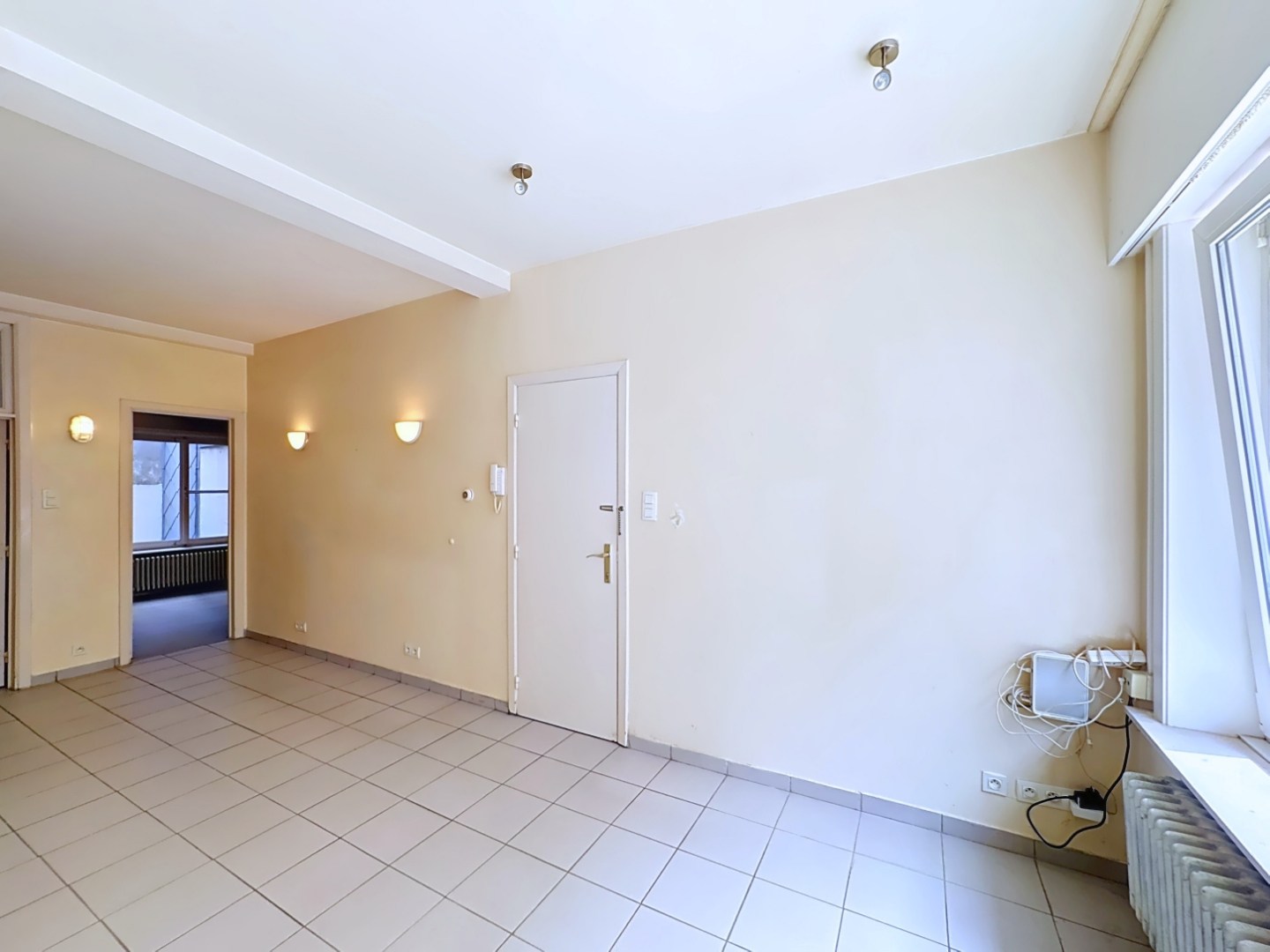 Prima gelegen appartement met volwaardige slaapkamer en slaaphoek 