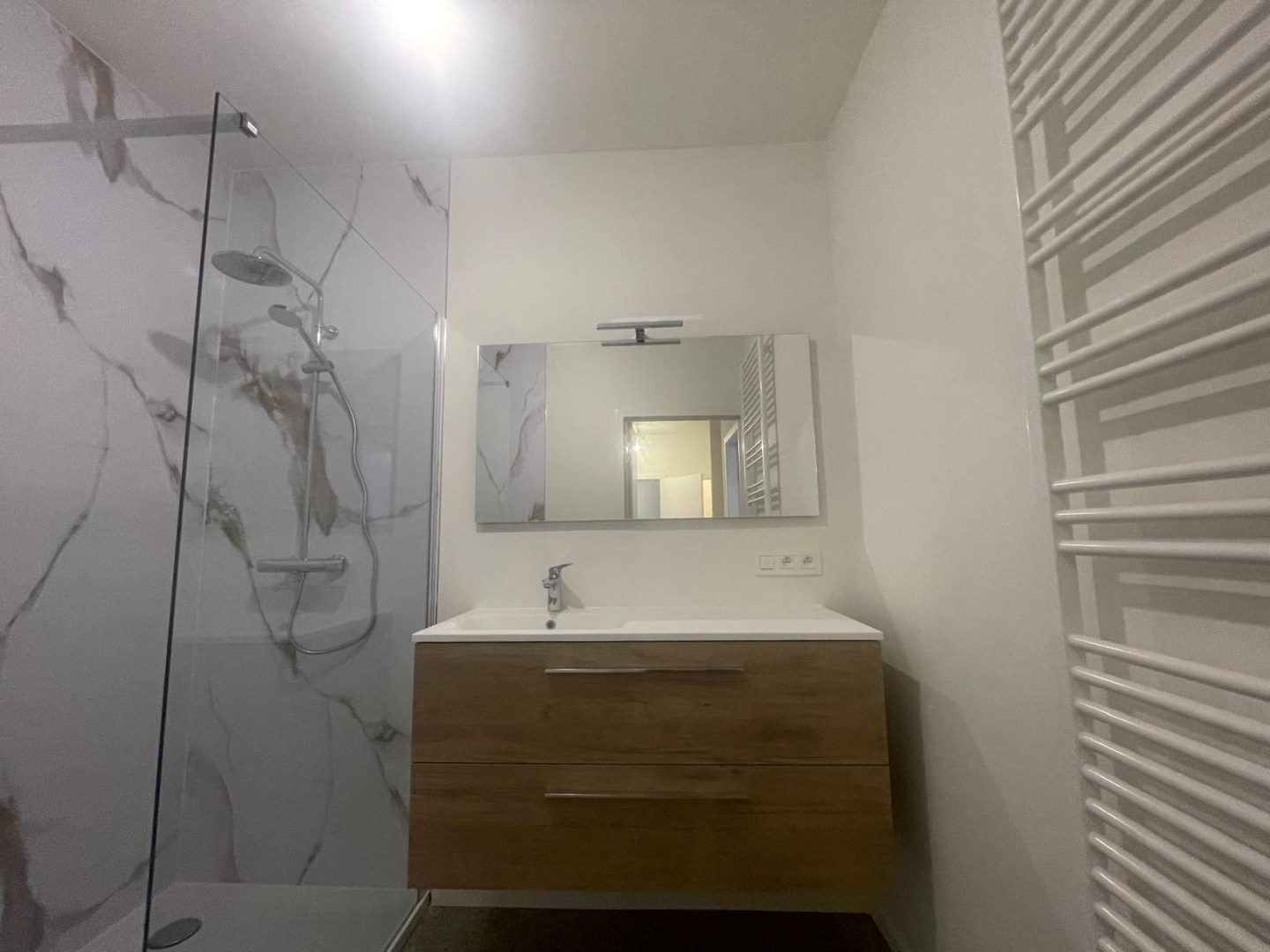 Ruim, energiezuinig appartement met 2 slaapkamers, in het centrum van Geel! 