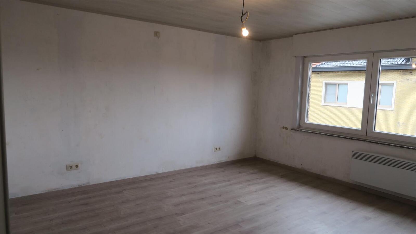 Verzorgde woning met 3 slaapkamers en garage 