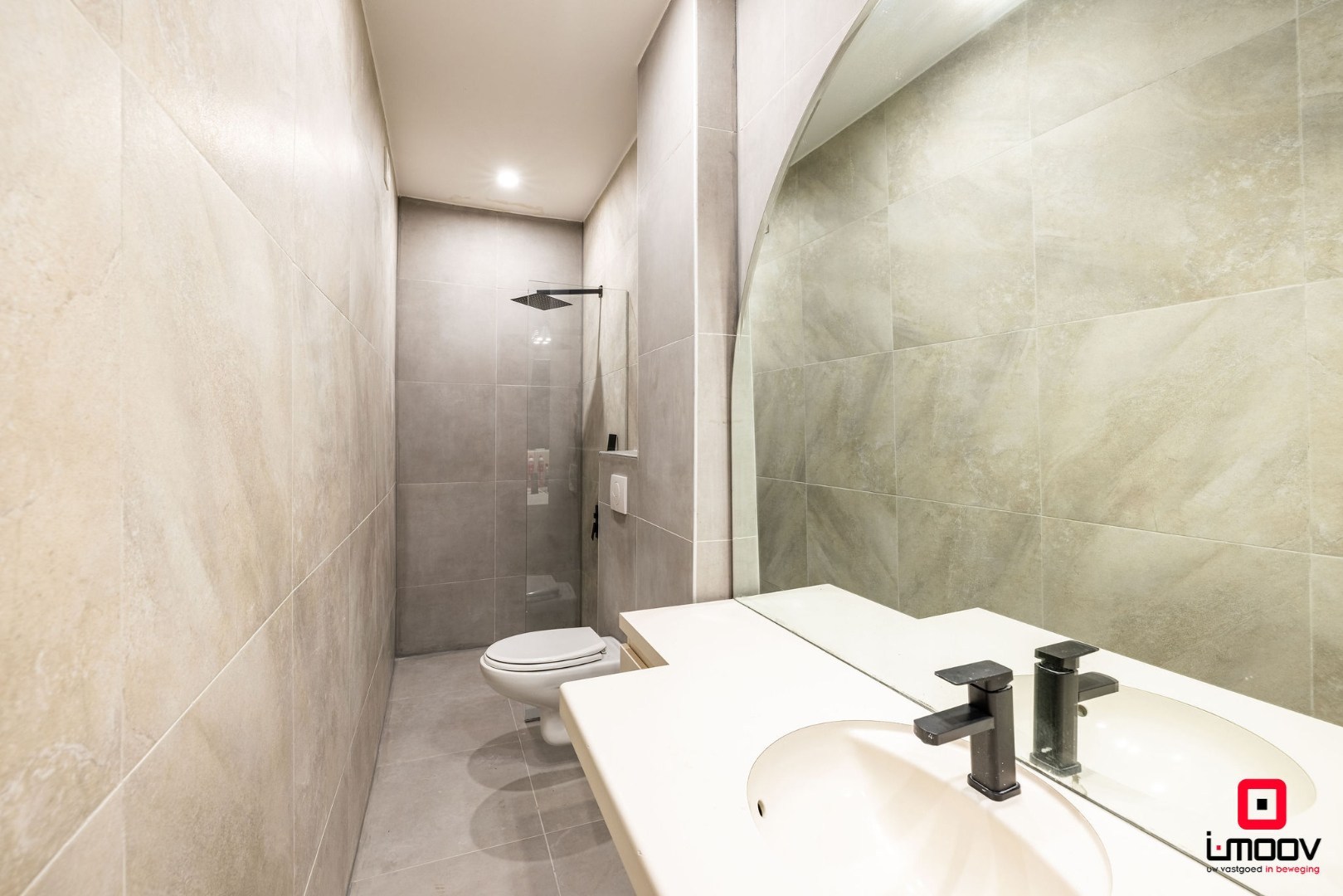 Stadswoning met vier slaapkamers en potentieel op absolute topligging (Mobiscore 9,2/10) 