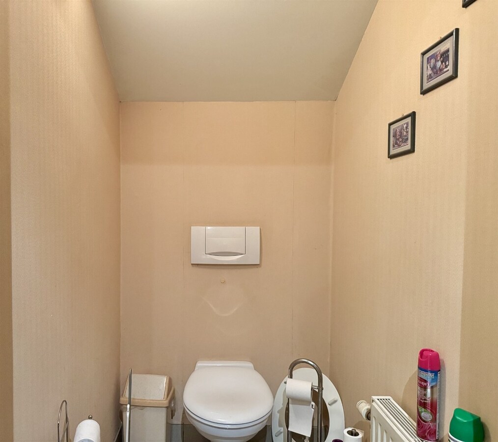 Unieke hoeve met woonst, 3 appartementen en paardenstallen op een ruim perceel van ca 1,2ha te Dilsen-Stokkem 