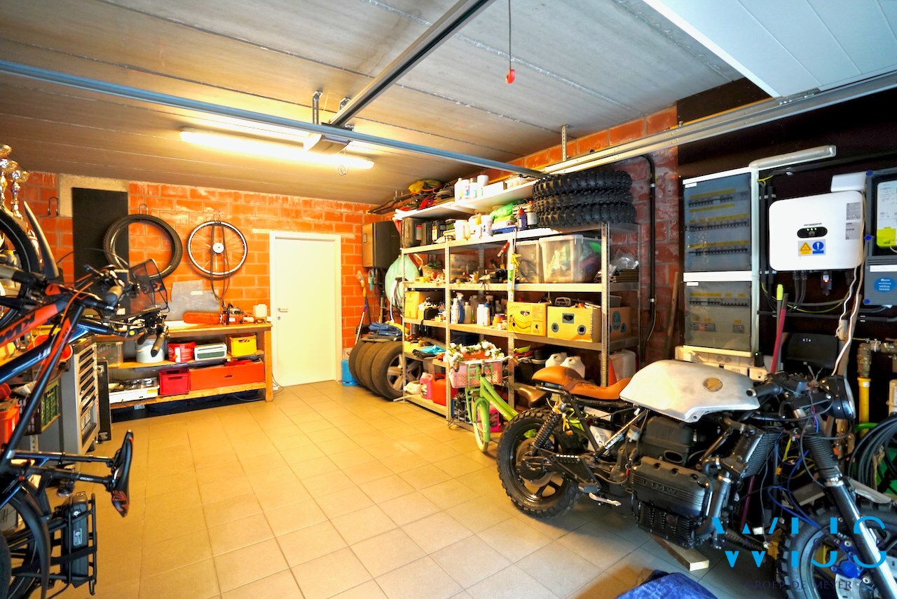 Prachtige recente woning in een zeer rustige wijk te Ertvelde ! 