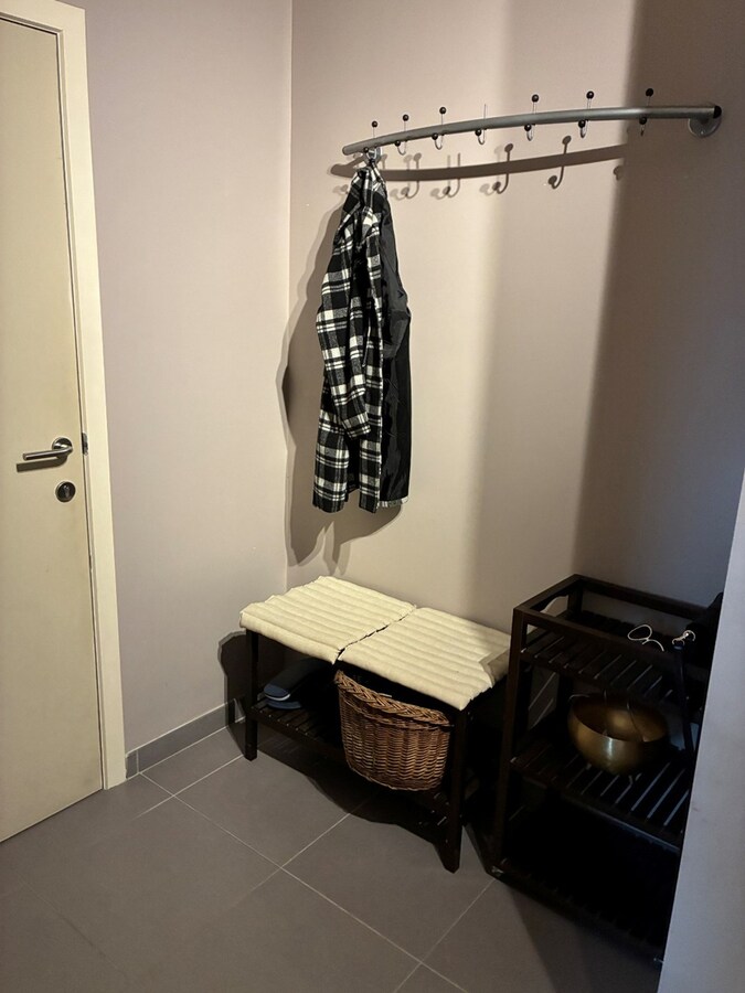 Ruim 2 slaapkamer appartement mét garage 