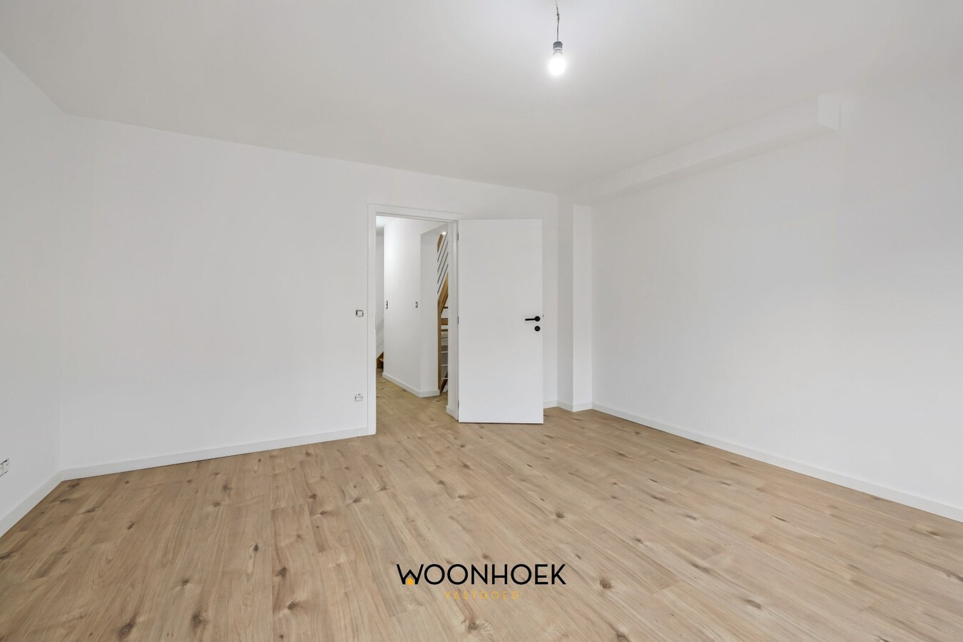 Gerenoveerde, 6-slpk woning, zonnige tuin en 2 bdkms te Sint-Niklaas! 