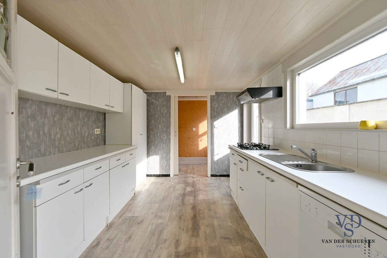 Te renoveren woning in centrum Balegem. 