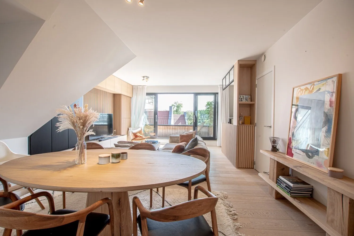 ONGEMEUBELD: Prachtig récent appartement met 2 slaapkamers en magnifieke terrassen over het meer in duinenwater.