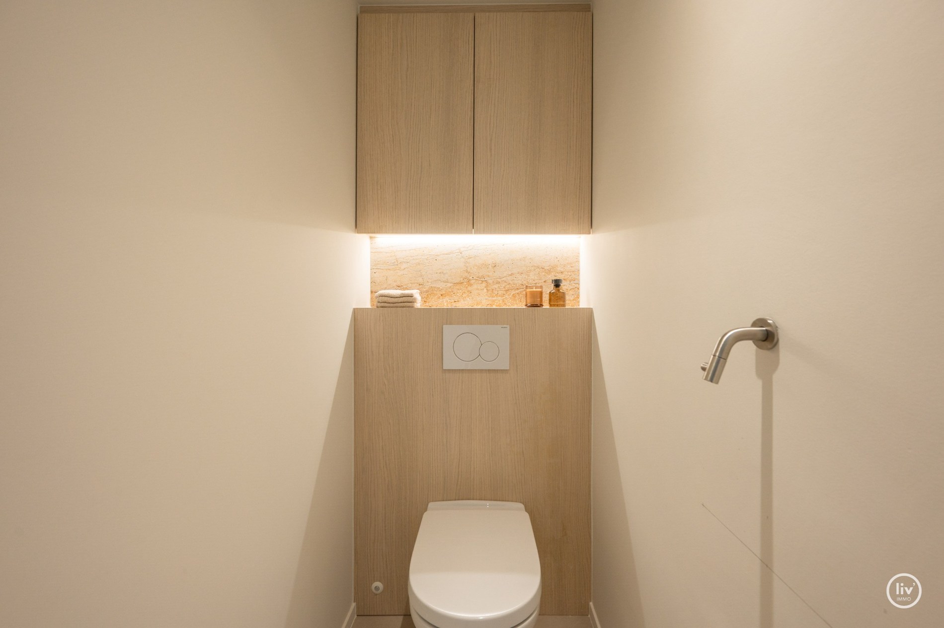 Appartement de plus de 3 chambres avec des finitions très luxueuses et possibilité de garage dans l'immeuble. 