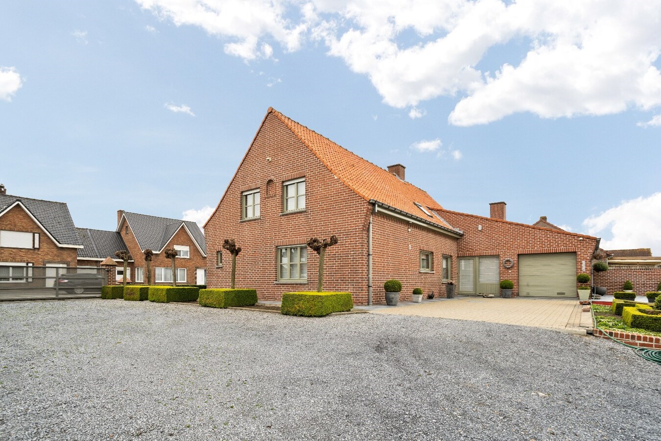 Ruime alleenstaande woning met loods op ruim perceel te Klerken 