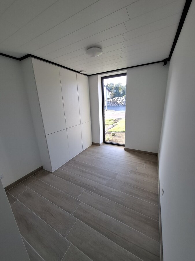 Instapklare BEN-woning met geothermische warmtepomp, passieve koeling en domotica 