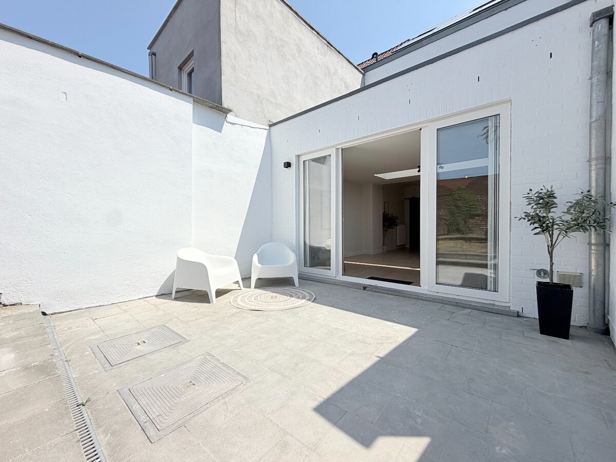 Prachtige ruime woning met 4 slaapkamers en 2 badkamers ! *** NONO INSPIRED *** 