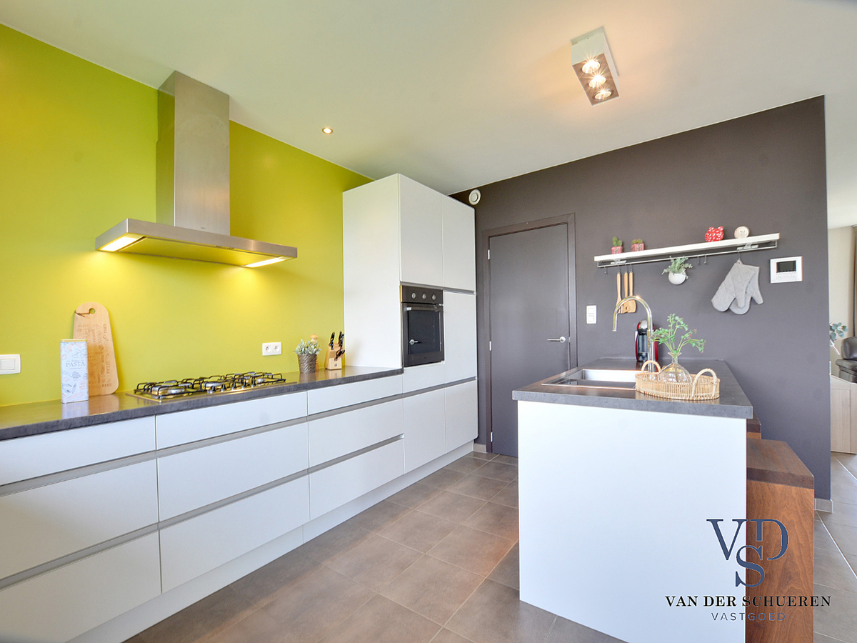 Eigentijdse, energiezuinige Open Bebouwing. Tijdloos én praktisch ! 