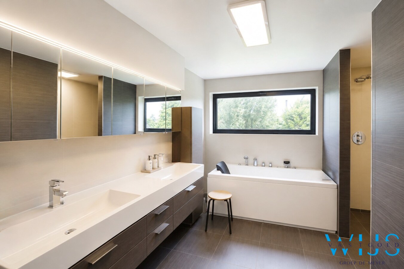 Instapklare open bebouwing met verwarmd zwembad op toplocatie in Sleidinge 