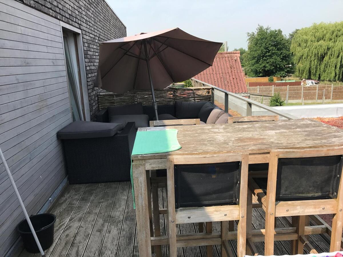 Ruim appartement met 3 slaapkamers en ruim terras 