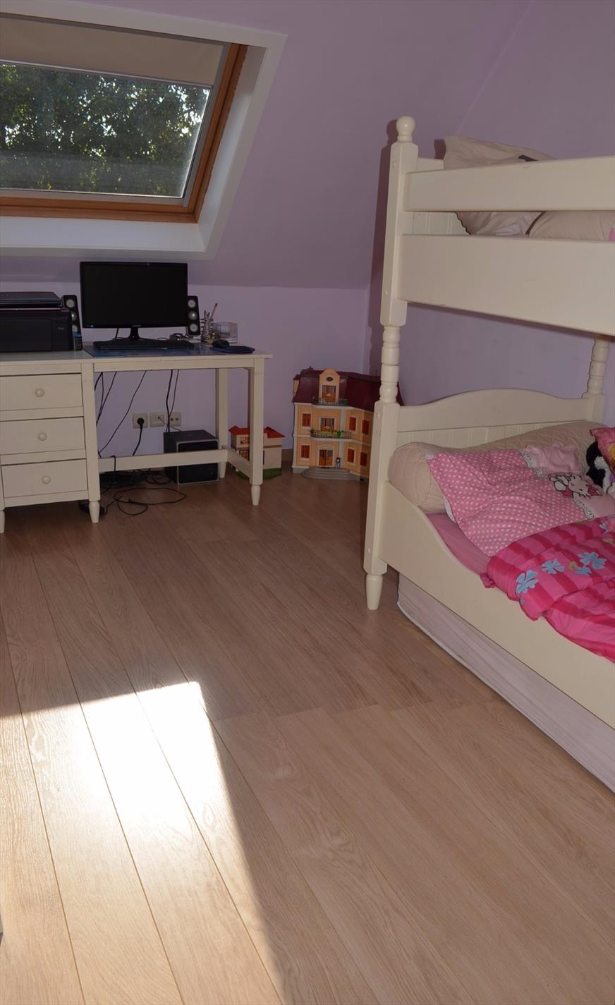 Recente gezinswoning met 3 slpks, garage en tuin rustig gelegen te Adegem 