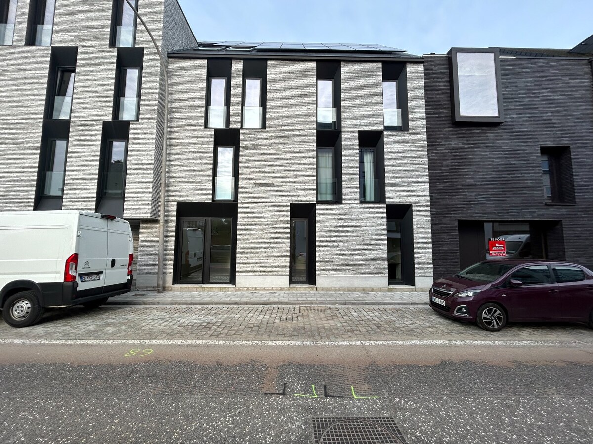 Verhuurd winkelruimte - Geel