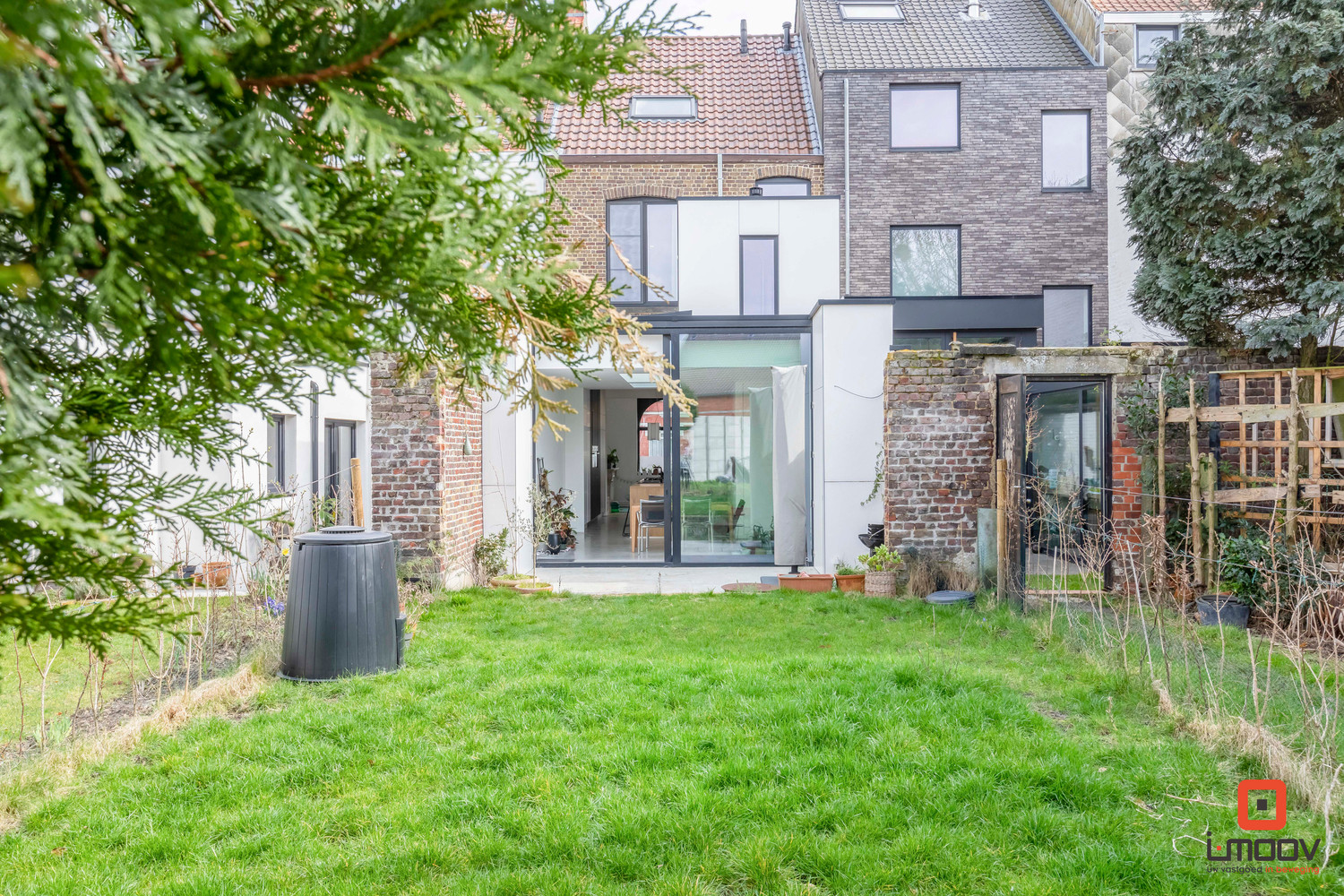 Charmante rijwoning met tuin 