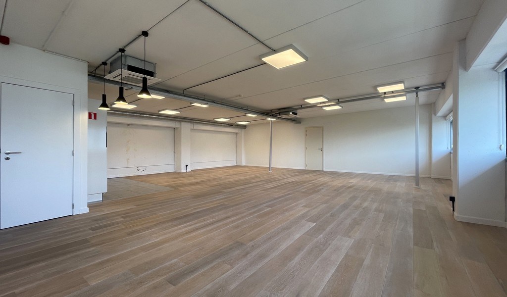 Recente kantoren en magazijnen te huur in Westpoort Zwijndrecht