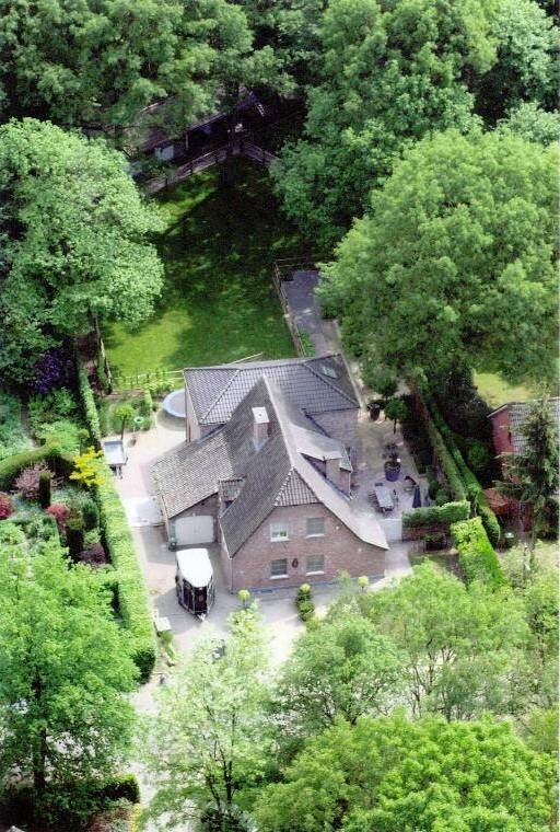 Smaakvol ingericht landhuis met stallen op ca. 1.600m² te Zandhoven 